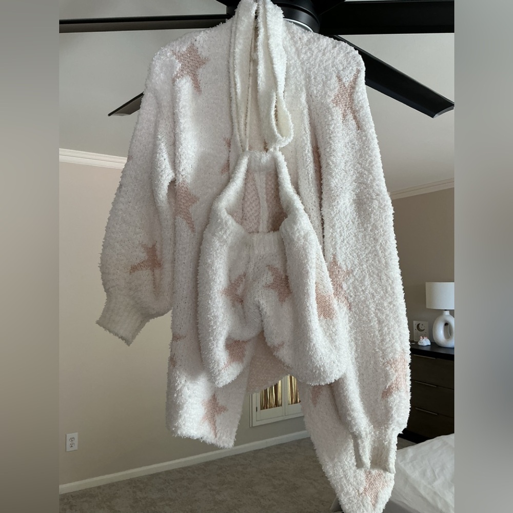 POL Fluffy Cream Sweater and shorts 🌸 So cute!